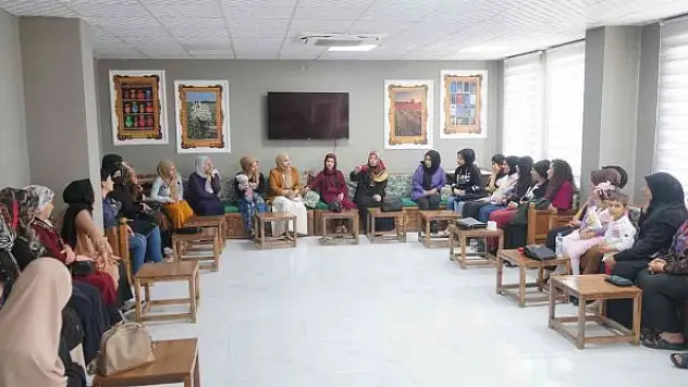 Kadınlar kendi lokalinde dinlenip stres atıyor