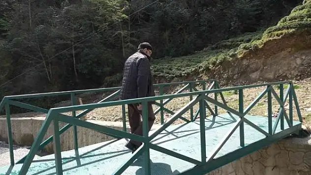 Komşusu itiraz edince evi için yaptığı köprü yıkıldı