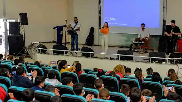 Öğrenciler, motivasyon etkinliği ile moral buldu