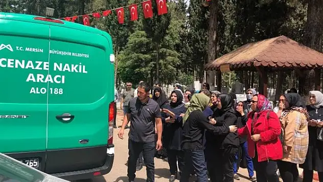 Genç pilotun cenazesi Mersin'de toprağa verildi