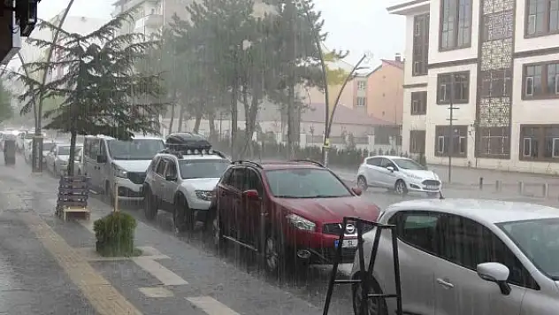 Sağanak ve dolu etkili oldu