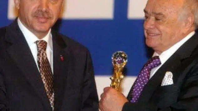 Türkiye'nin vergi rekortmeni Şarık Tara oldu