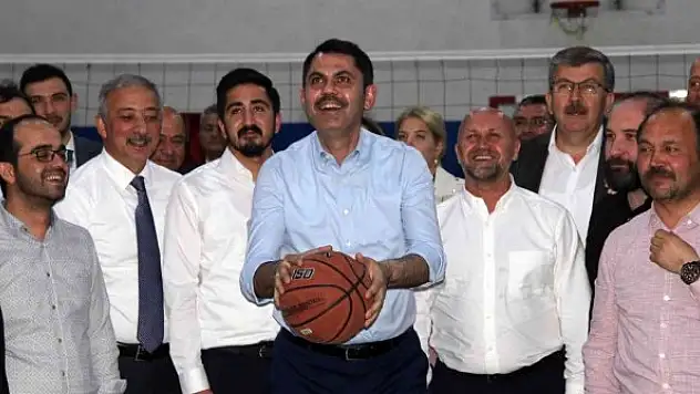 Bakan Kurum gençler ile buluştu