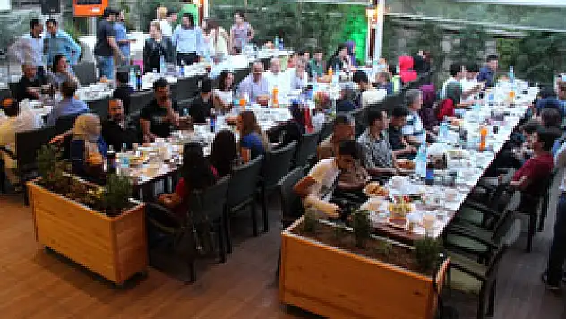 Özel Konya Hospıtal çalışanları iftarda buluştu