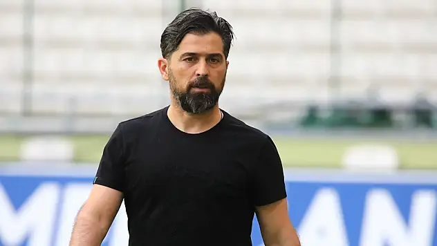 VİDEO - İlhan Palut, Michalak'tan memnun mu? Hoca, forma rekabeti hakkında konuştu