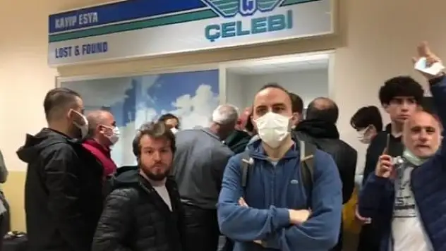 Valizleri kaybolan yolcular tepki gösterdi
