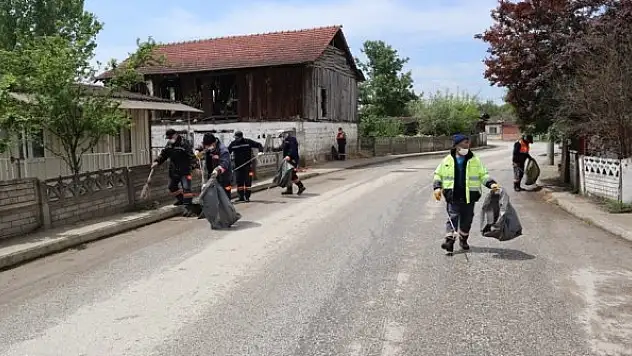 15 bin tona yakın çöp toplandı