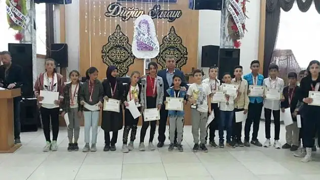 Başarılı öğrencilere iftar yemeği verildi