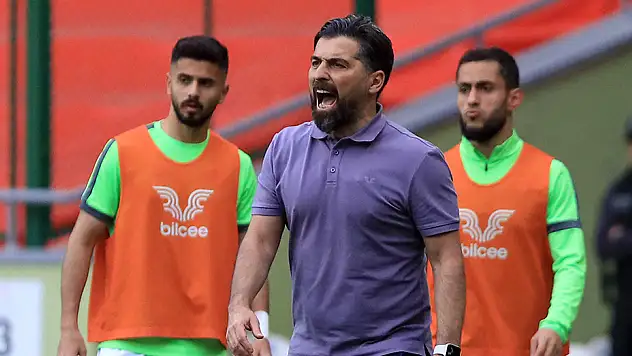 İlhan Palut, sitem etti: Eğitim önemli, ahlak önemli...-VİDEO