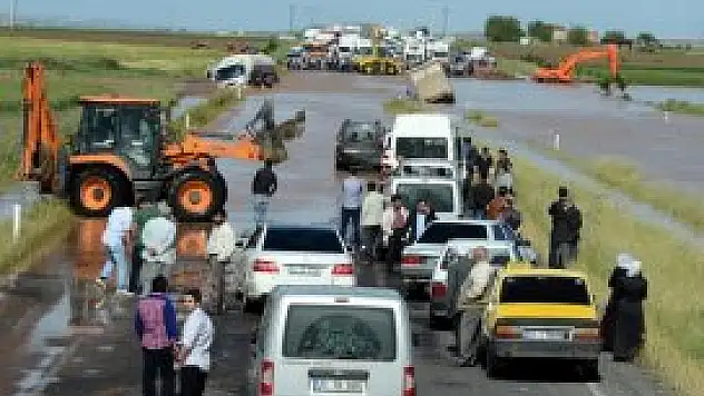Diyarbakır'da sel yaşamı olumsuz etkiledi