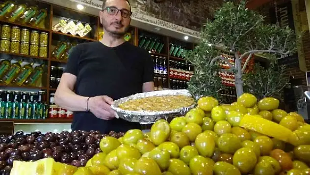 Bayrama özel zeytinli baklava