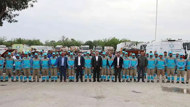 Başkan Canpolat temizlik işleri personelleriyle bayramlaştı