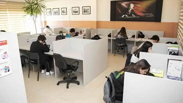 Öğrenci Çalışma Merkezi, öğrencilere konforlu bir ortam sağlıyor
