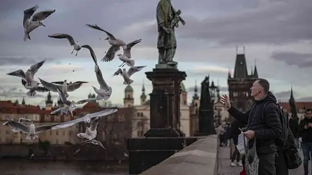 Çekya'da Covid-19 kısıtlamaları tamamen kaldırıldı