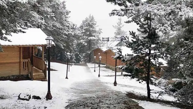 Mayıs ayında dağlar  beyaza büründü