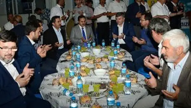 Akyürek, Konya'yı ilçe ilçe dolaşıyor