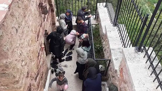 Şeyh Edebali Türbesi bayramda on binlerce ziyaretçinin akınına uğradı