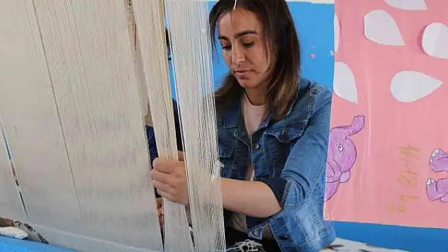 Hereke halısının son iki ustası zamana direniyor