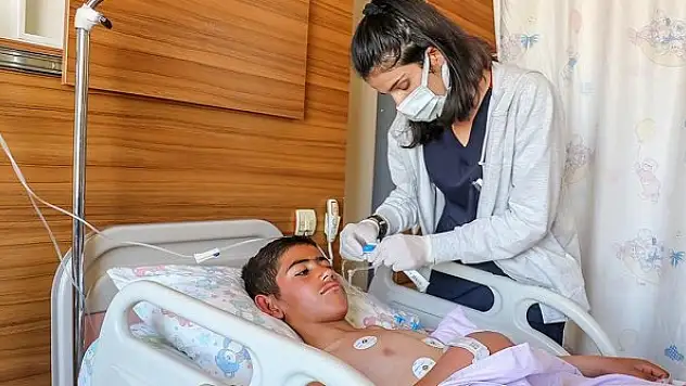 Kaybolduktan 4 gün sonra bulunan çocuğun tedavisi sürüyor