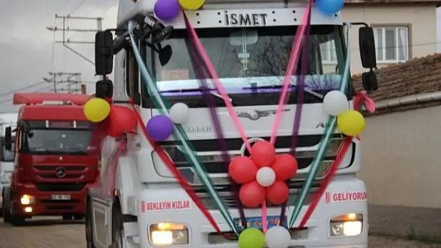 Tırlar sünnet düğününe renk kattı!
