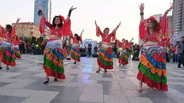 Hıdırellez dansla, şarkıyla kutlandı