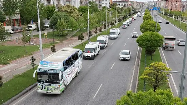 Karavan festivali kortej yürüyüşü ile başladı