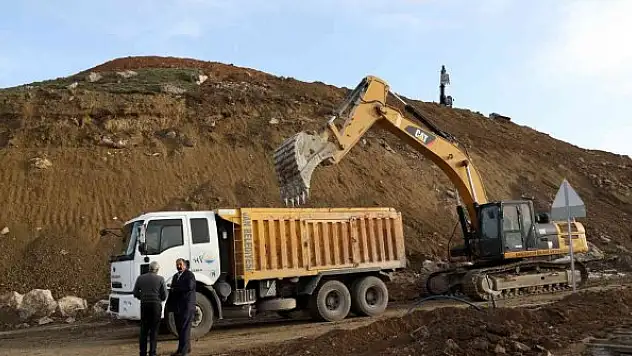Heyelan sonrası başlatılan çalışmalar devam ediyor