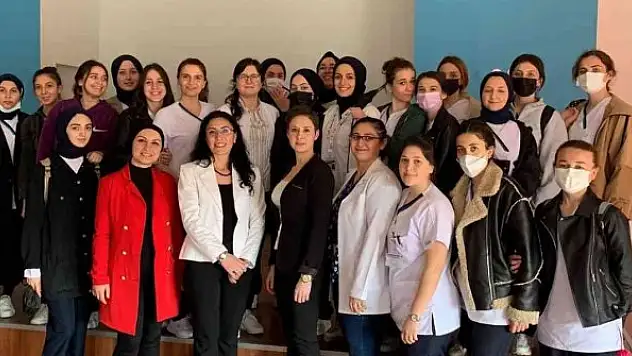 Ebeler haftalarını kutladı