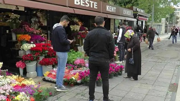 Çiçekçilerde 'Anneler Günü' yoğunluğu