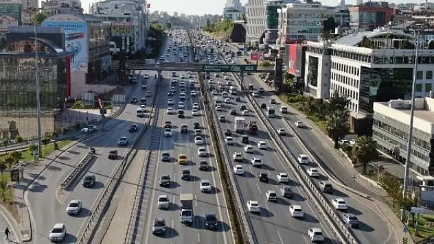 İstanbul'da pazar günü trafik yoğunluğu yüzde 49'lara ulaştı