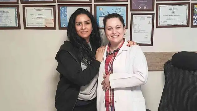 Ülkesine yürüyerek döndü