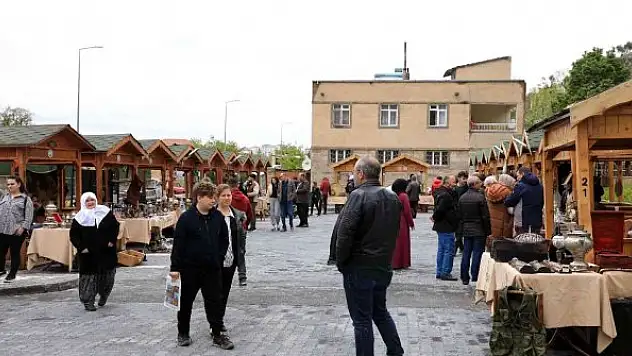 Antika Pazarı tutkuya dönüştü