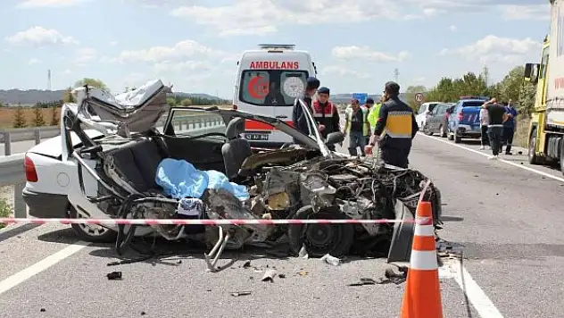Trafik kazası: 1 ölü, 1 yaralı