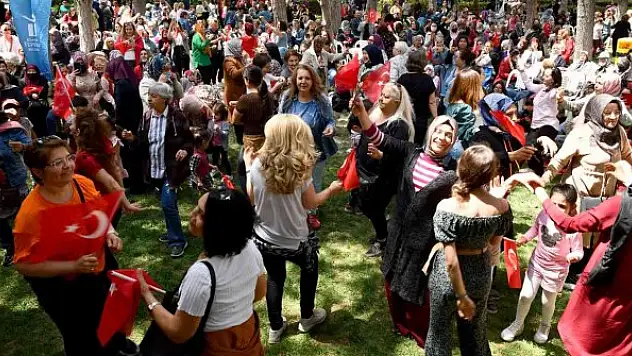 6 bin kadın Anneler Günü'nü kutladı