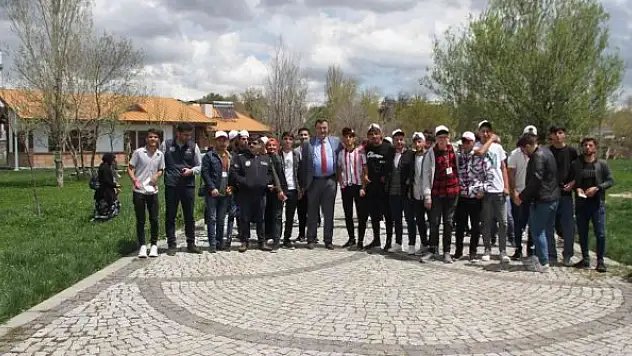 Muşlu öğrenciler Malazgirt ilçesini gezdi