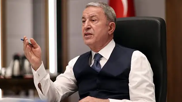 Bakan Akar'dan komutanlarla toplantı