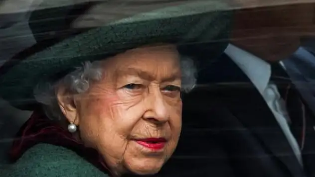 Kraliçe Elizabeth, 59 yıl sonra ilk kez İngiltere Parlamentosu'nun resmi açılışına katılmayacak