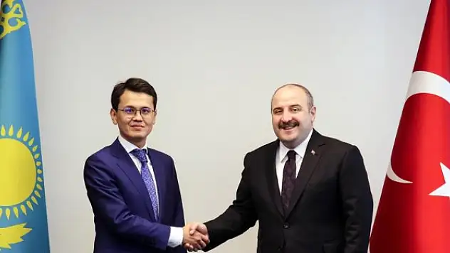 Bakan Varank,  mevkidaşı Mussin ile görüştü