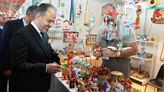 Türk dünyasının geleneksel sanatları vitrine çıktı