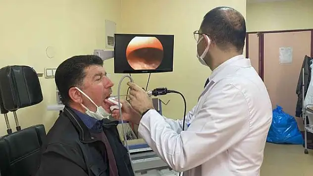 Ses kısıklığı şikayetiyle gittiği hastanede gırtlak kanseri olduğu ortaya çıktı