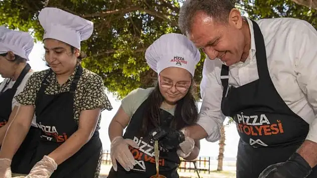 Başkan Seçer, özel gereksinimli çocuklarla pizza yaptı