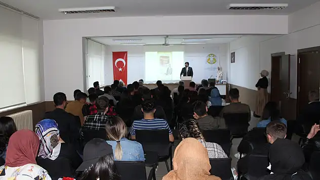 Yunak'ta Engelliler konferansı verildi