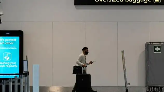 Avrupa'da birçok uçuşta maske zorunluluğu kalkıyor