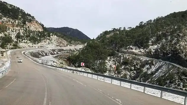 Denizli'ye Mayıs ayında kar yağdı