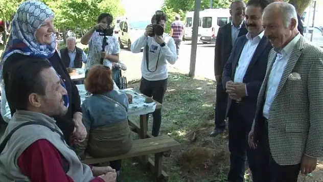 Engelli vatandaşlar piknikte gönüllerince eğlendi