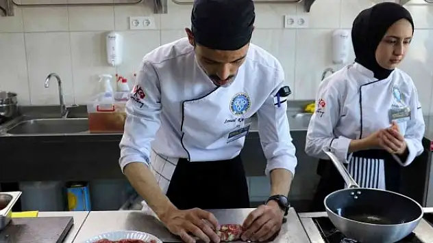 Üniversite de lezzetler yarıştı