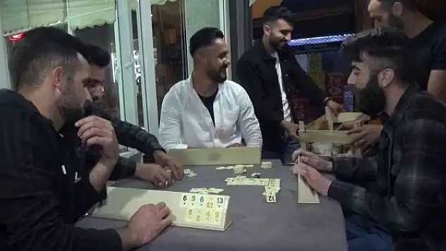 Yok böyle bir olay...Okey masasında doğum