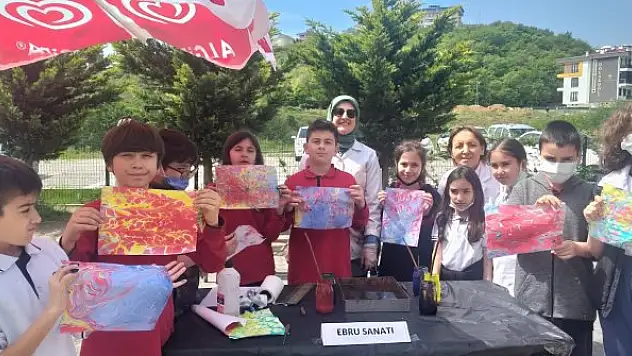 Hemşirelik öğrencileri projelerini festivale çevirdi