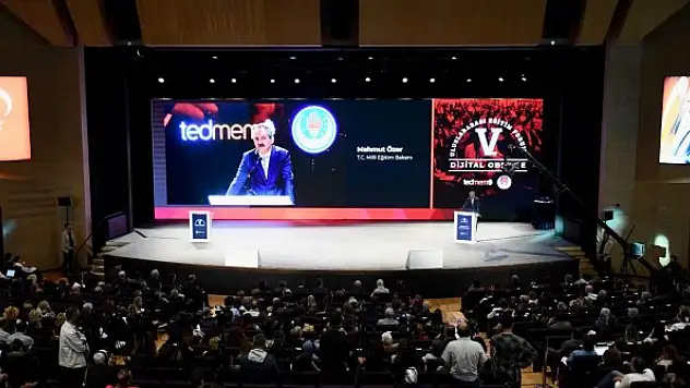 Bakan özer, Dijital Obezite temalı 5'inci Uluslararası Eğitim Forumu'na katıldı