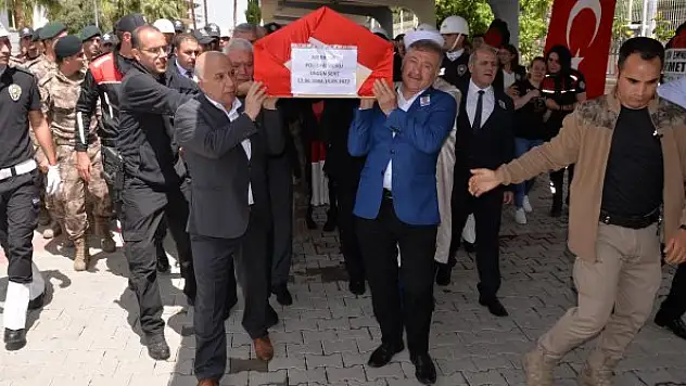 Polis memuru, izin dönüşü trafik kazasında öldü